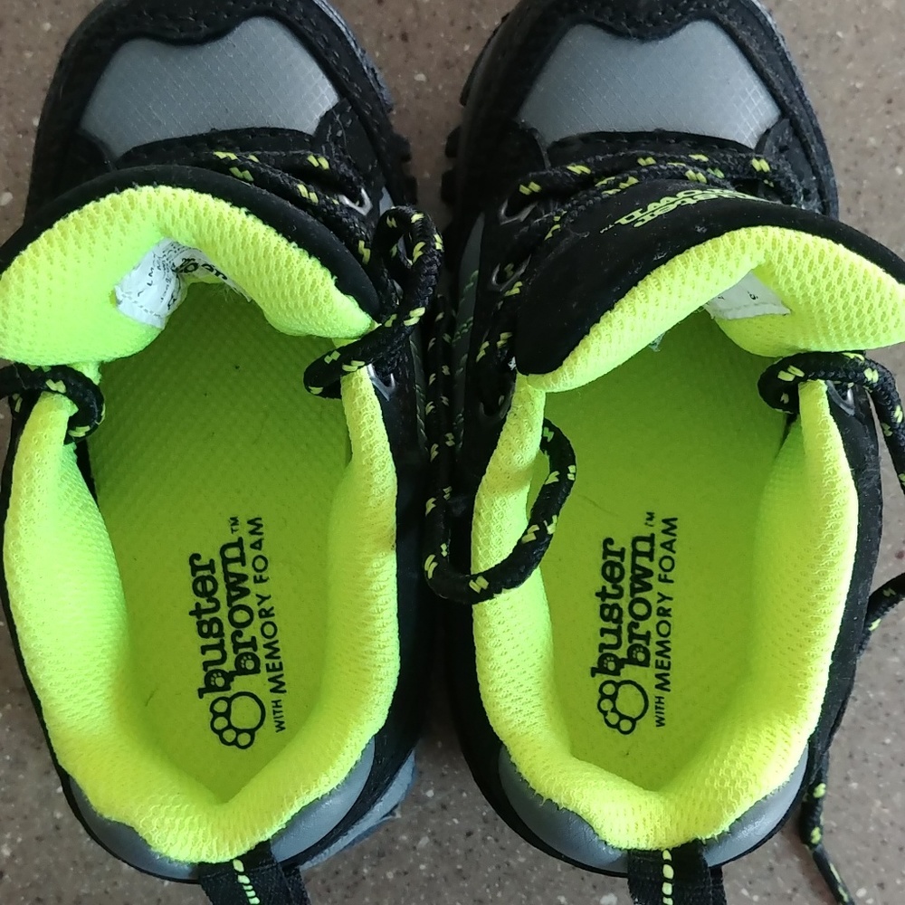 Buster brown size 7 toddler shoes